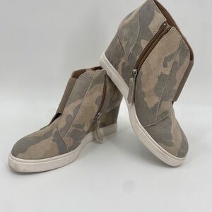 Paolo Tan Wedge Shoes with Side Zipper‎